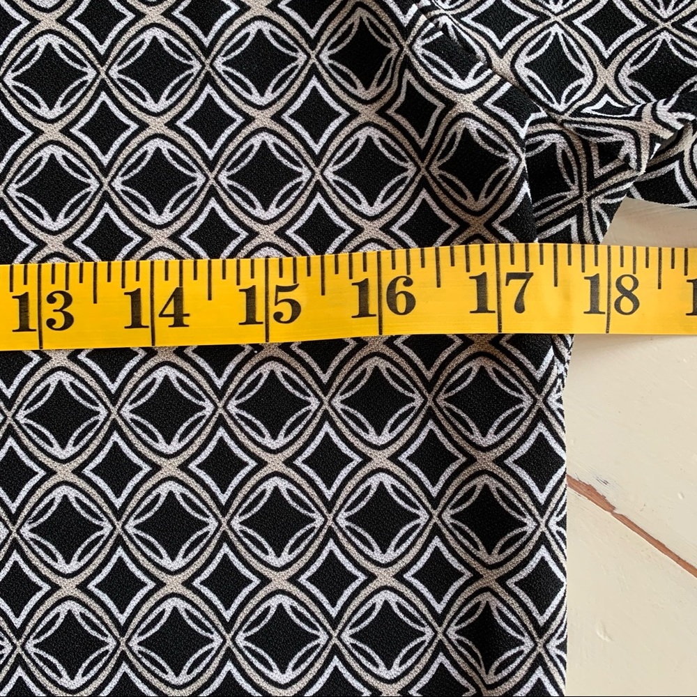 DANA BUCHMAN Short Sleeve Sheath Dress Black White Tan Geometric Print Small - Picture 6 of 10